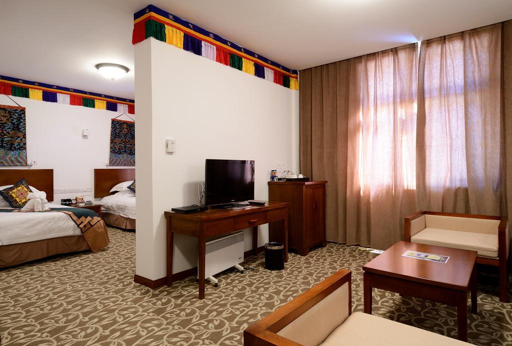 High Mountain Resort-Deqin Deqen الغرفة الصورة