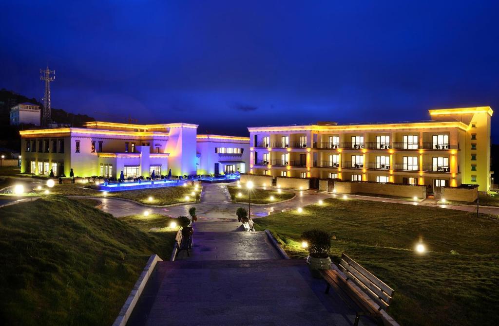High Mountain Resort-Deqin Deqen المظهر الخارجي الصورة